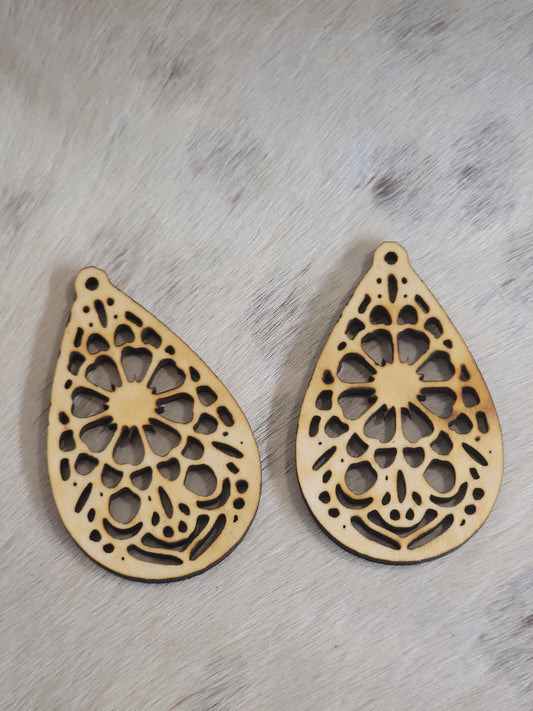 Basswood Earring (D)